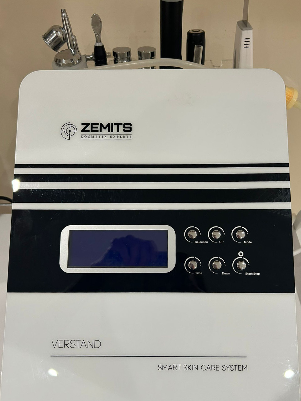 Micro-Dermabrasion Treatments in Bihops Stortford, An advanced deep cleansing skin treatment that exfoliates your skin as part of a 6 step treatment